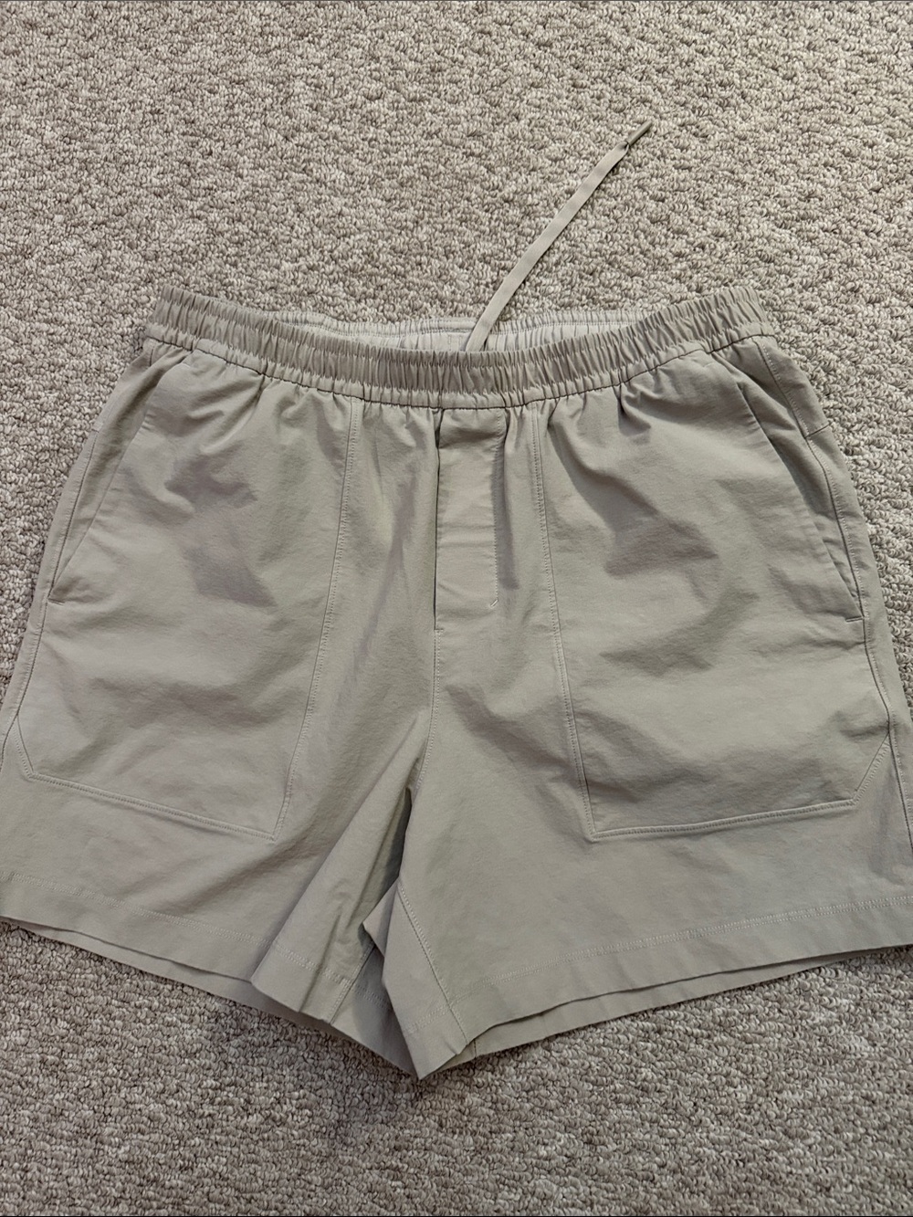 Lululemon, Bowline, VersaTwill, Large, 5” inseam, EUC
